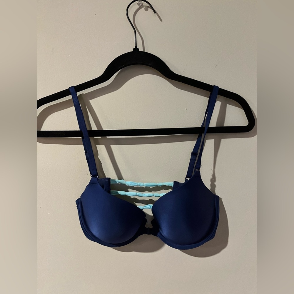 Victoria’s Secret Navy/Aqua Blue 32D Lightly padded push-up bra